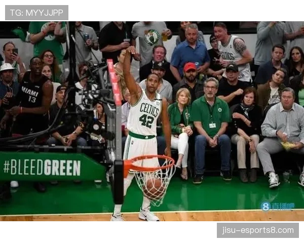 科尔赛后称赞霍福德三分七中六展现老将价值